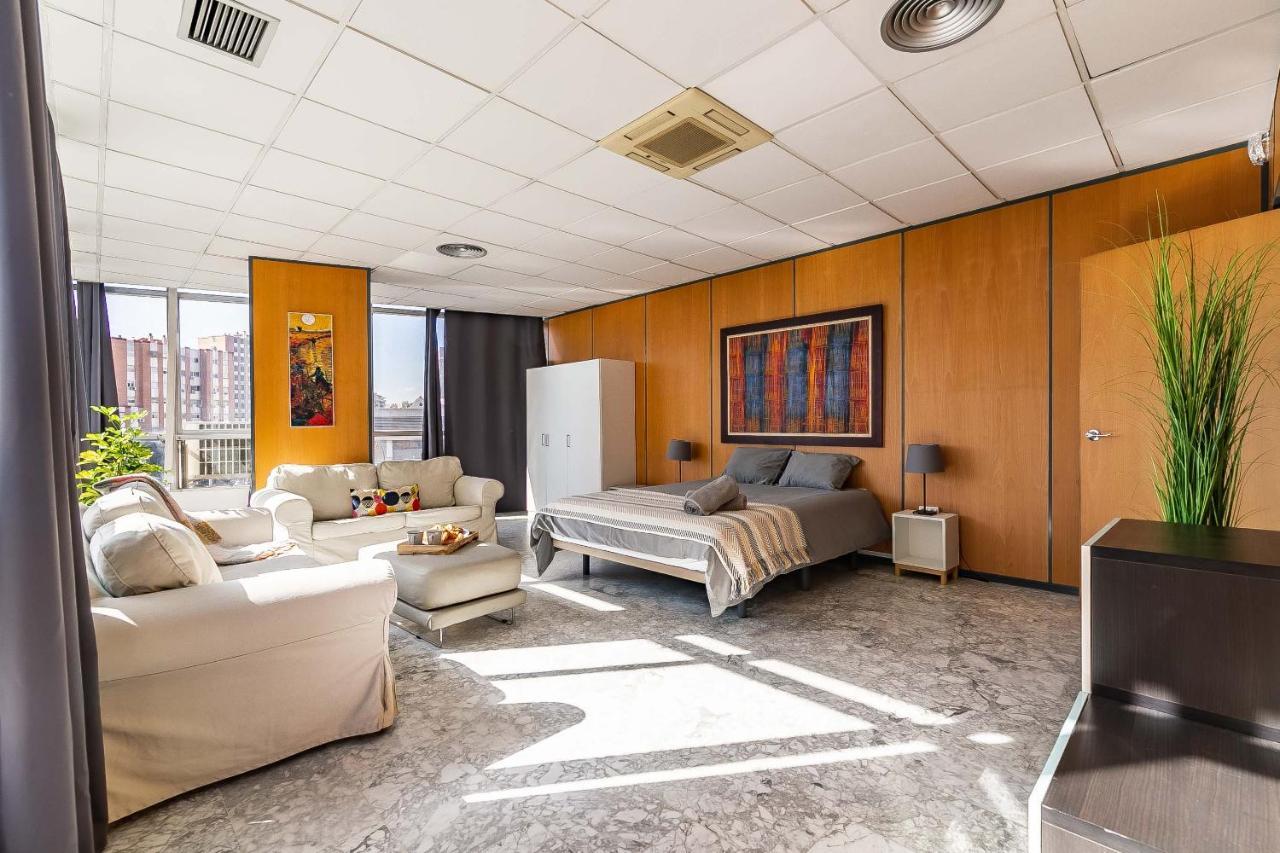 Апартаменты Grand Soho Ofihouse Малага Экстерьер фото