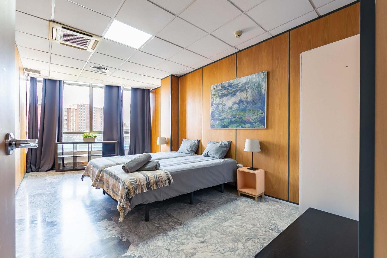Апартаменты Grand Soho Ofihouse Малага Экстерьер фото