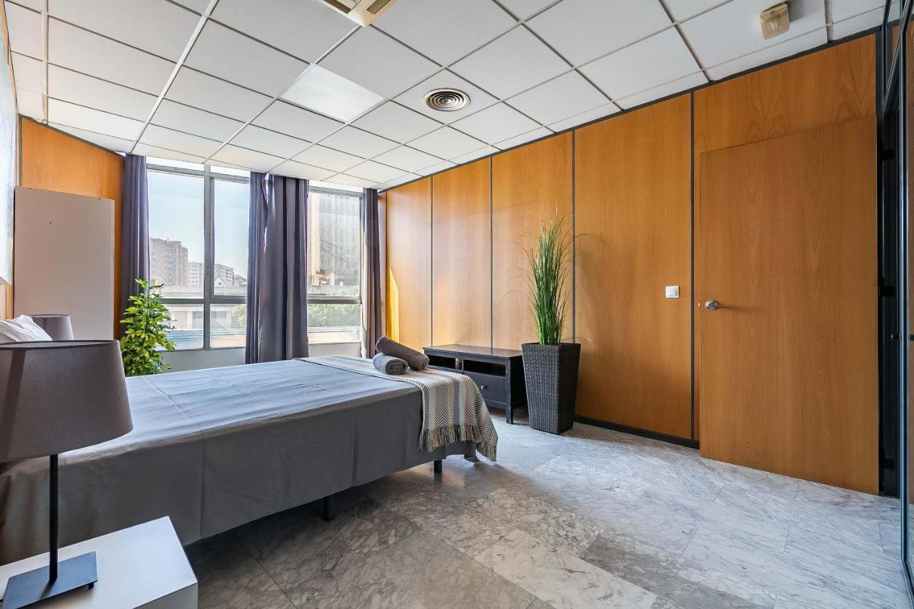 Апартаменты Grand Soho Ofihouse Малага Экстерьер фото